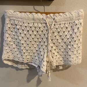 NWT Solitaire White‎ Crochet Lace Shorts Size Medium